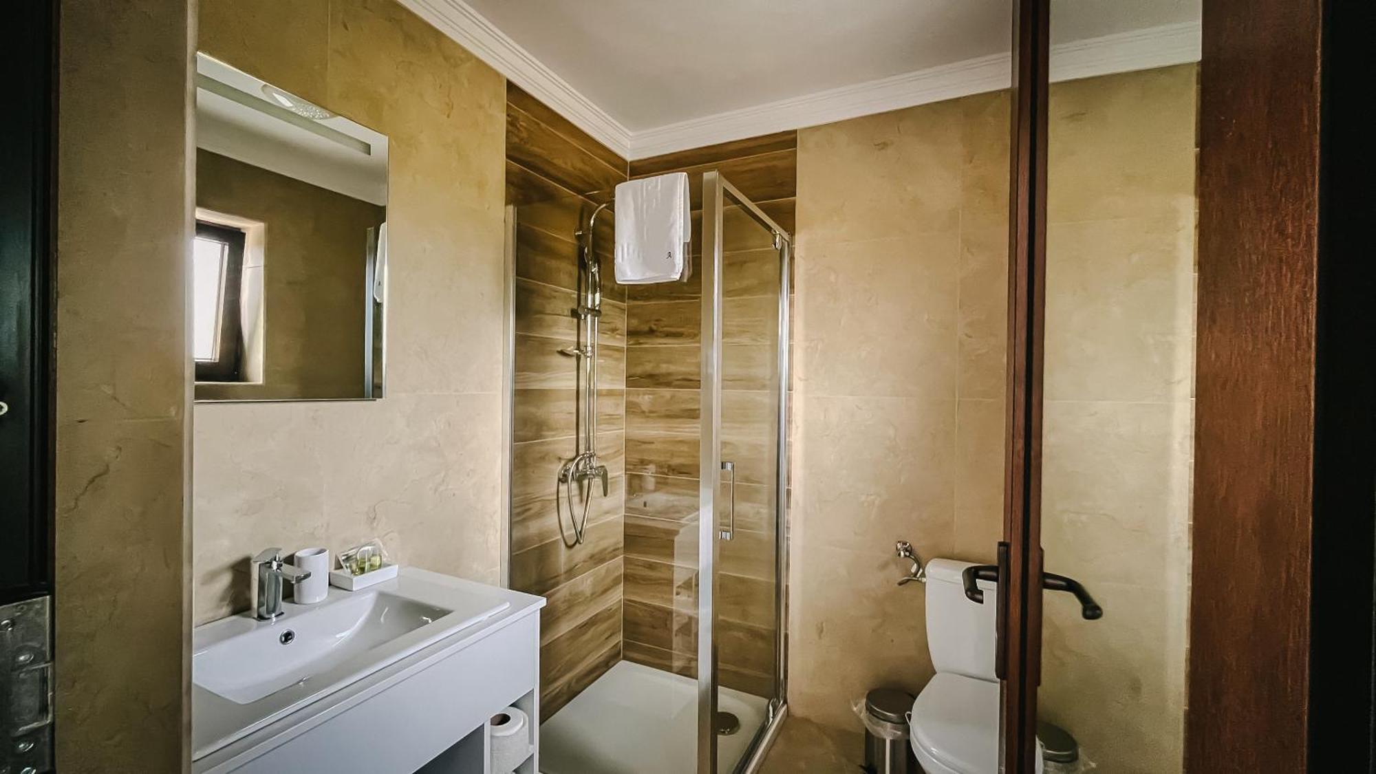 Pensiune-Restaurant Palace Carpinet Екстер'єр фото